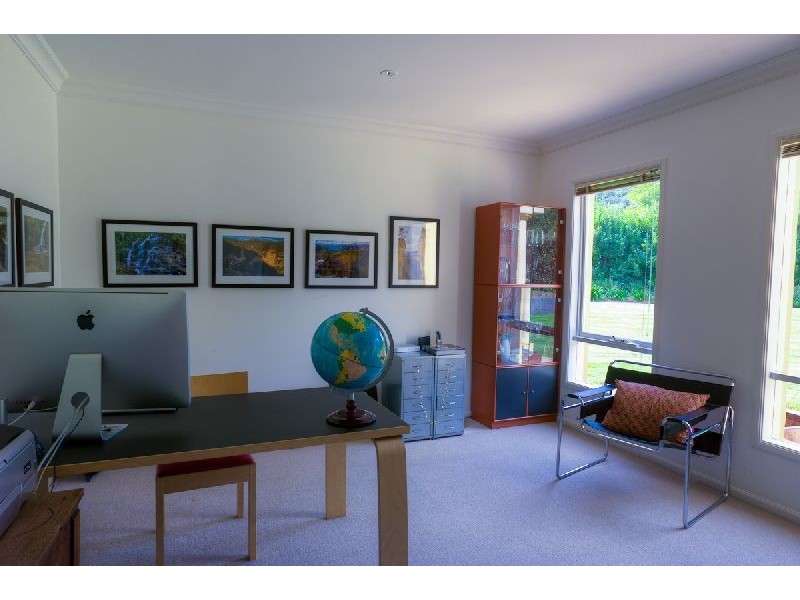4 Samara Close, Fountaindale NSW 2258