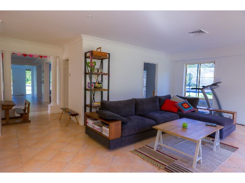 4 Samara Close, Fountaindale NSW 2258