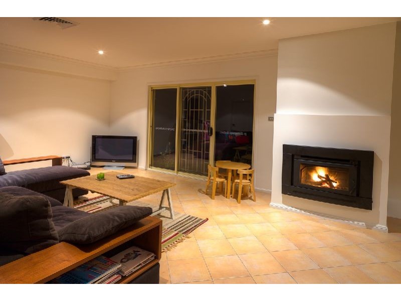 4 Samara Close, Fountaindale NSW 2258