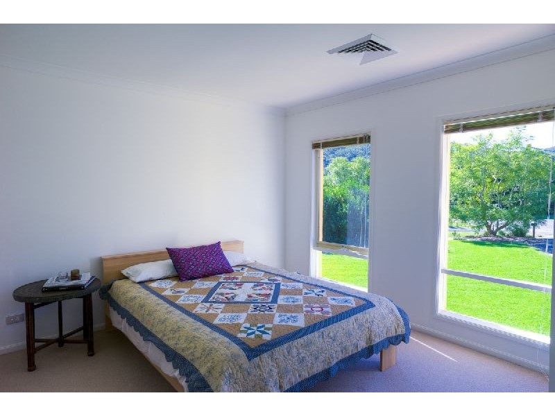4 Samara Close, Fountaindale NSW 2258