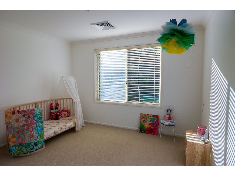 4 Samara Close, Fountaindale NSW 2258