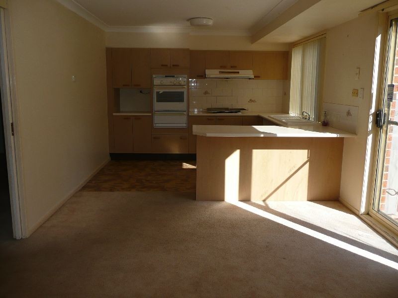 2/2 Blue Wren Close, Green Point NSW 2251