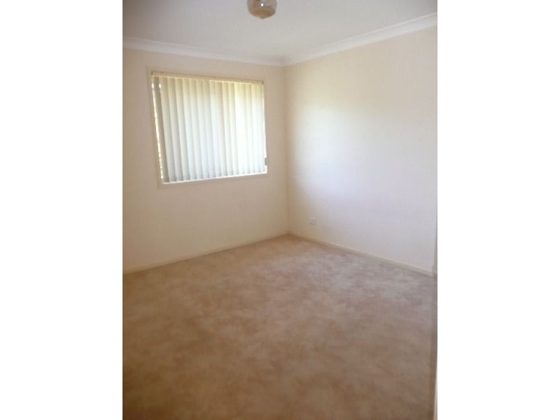 2/2 Blue Wren Close, Green Point NSW 2251