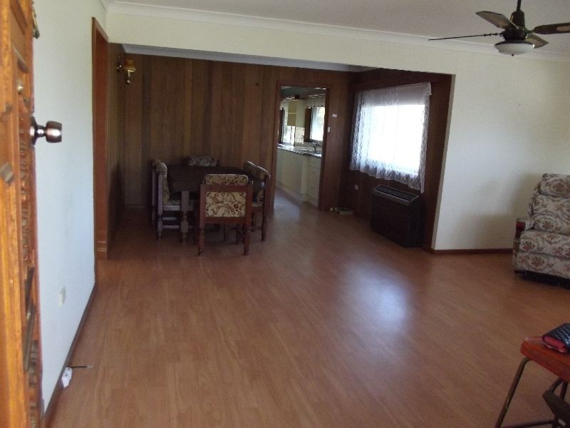 4 Tingira Cresent, Wyoming NSW 2250