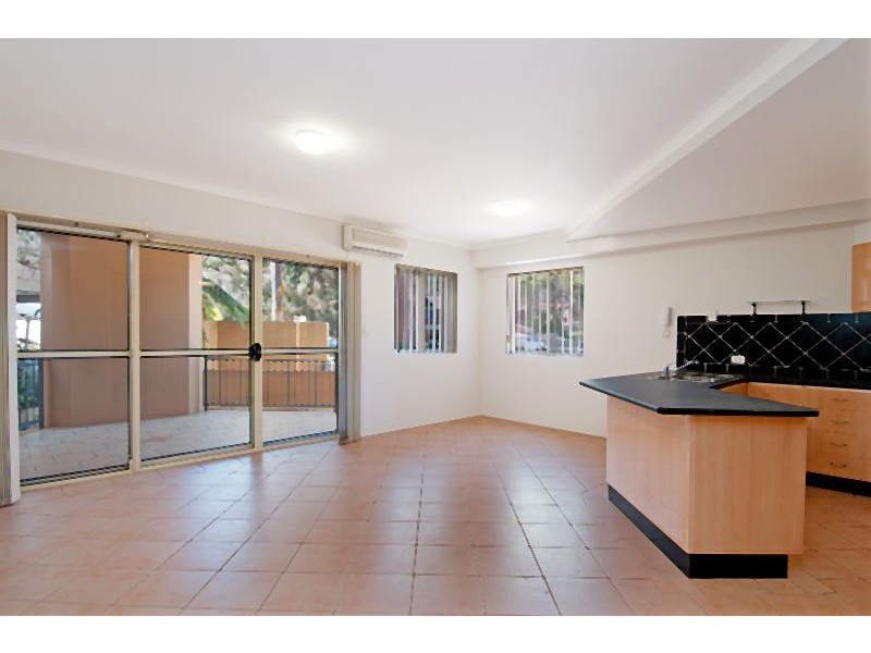 2/12-14 Hills Street, Gosford NSW 2250