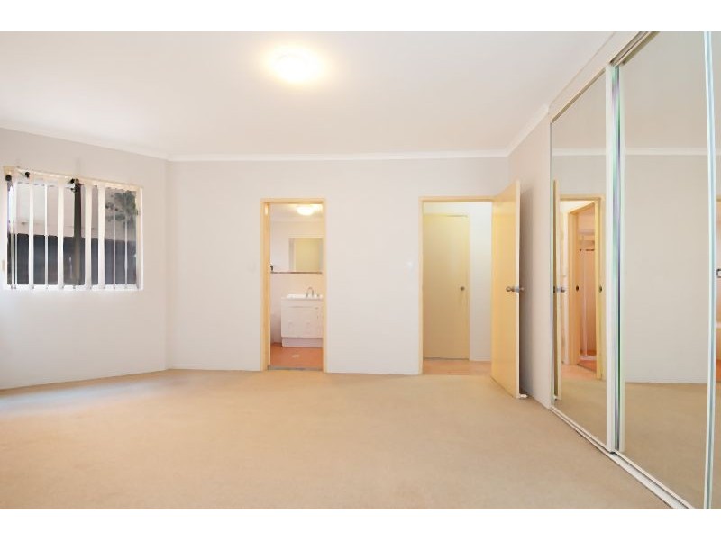 2/12-14 Hills Street, Gosford NSW 2250