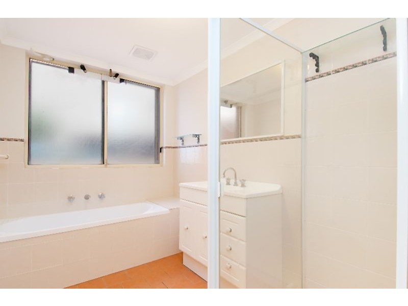 2/12-14 Hills Street, Gosford NSW 2250