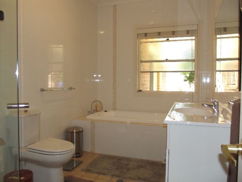 200 MacDonalds Road, Lisarow NSW 2250