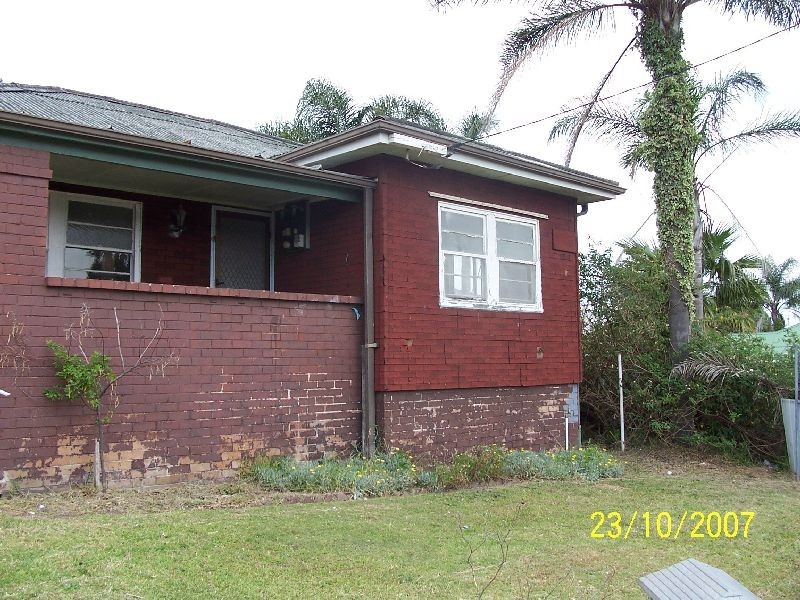 25 Young Street, West Gosford NSW 2250