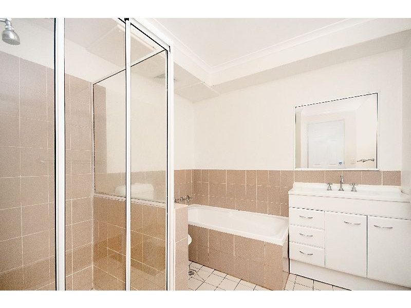 2/23-27 Hills Street, Gosford NSW 2250