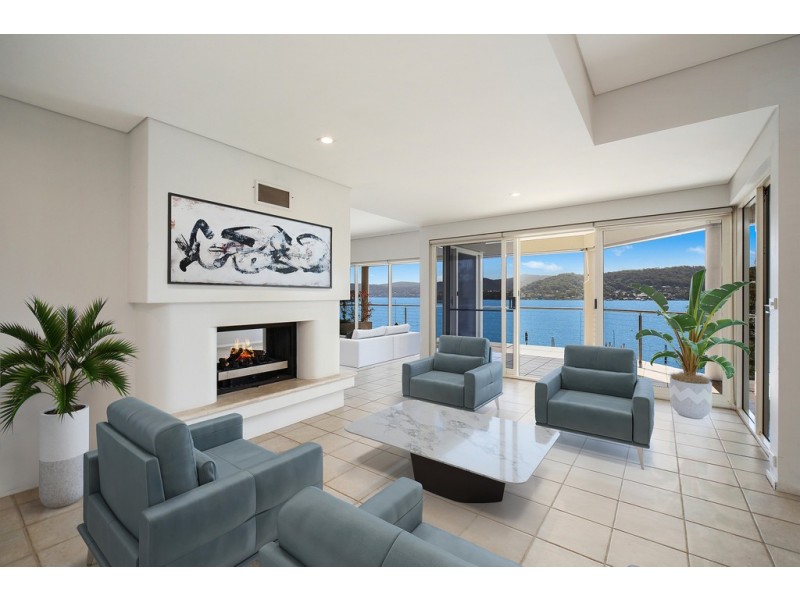 30 Albany Street, Point Frederick NSW 2250