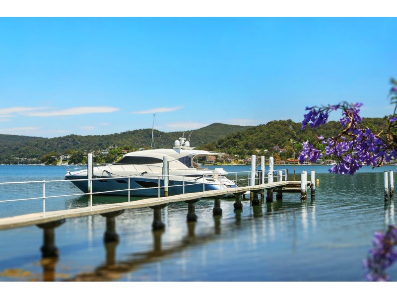 30 Albany Street, Point Frederick NSW 2250