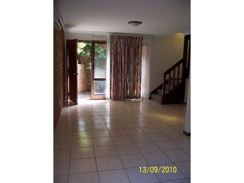 2/17 Ward Street, Gosford NSW 2250