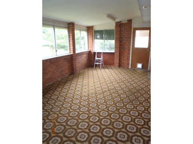 56 Orange Parade, Wyoming NSW 2250