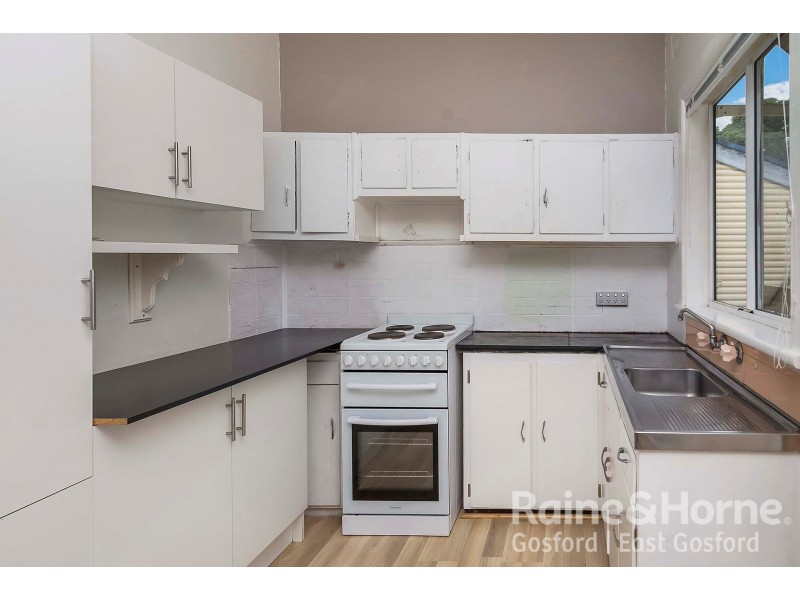 50 Orange Parade, Wyoming NSW 2250