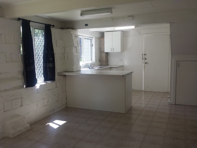 Lower 206 Gertrude Street, Gosford NSW 2250
