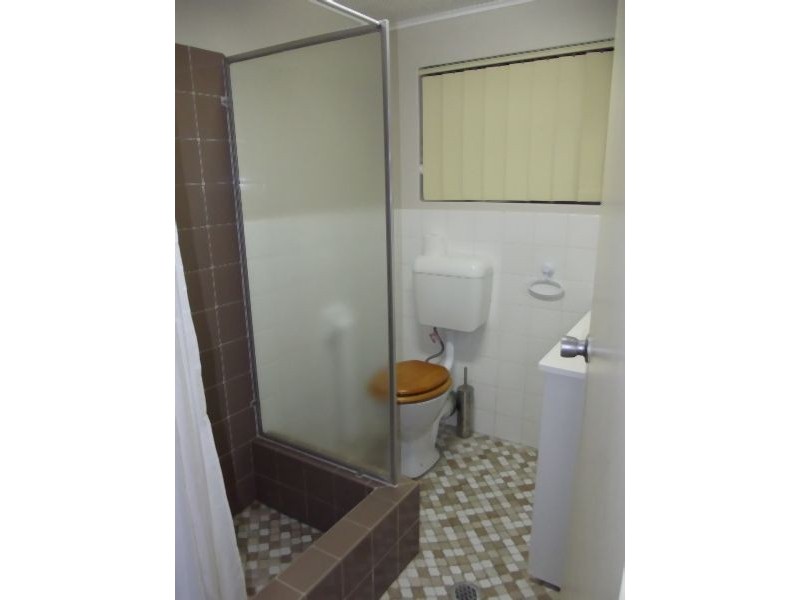 2/33a Frederick Street, East Gosford NSW 2250