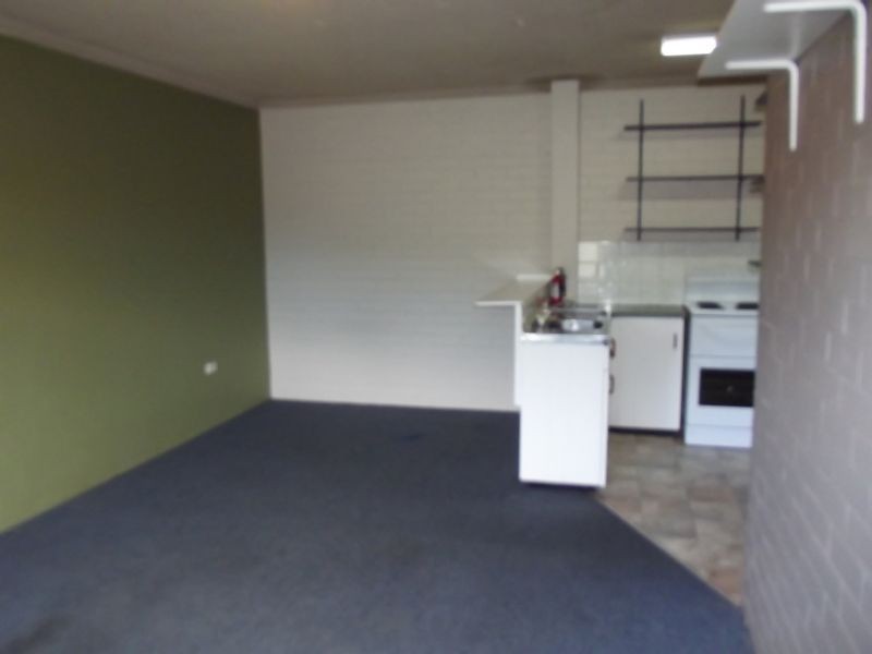 2/33a Frederick Street, East Gosford NSW 2250