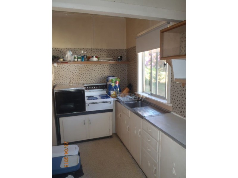 6 Campbell Street, North Gosford NSW 2250