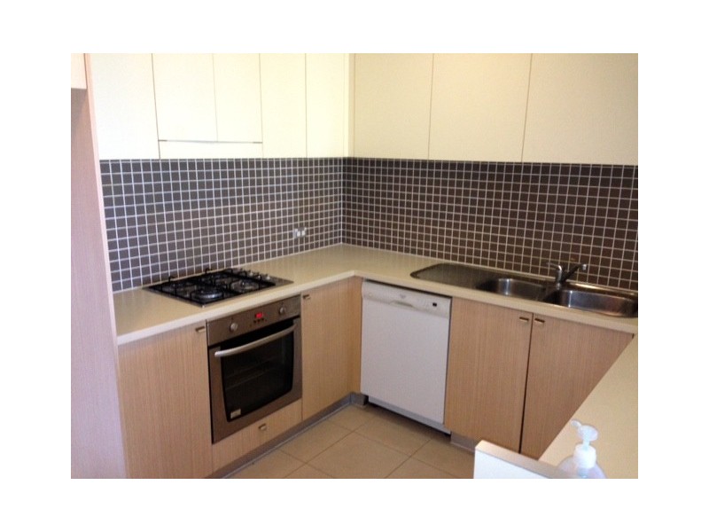 122/80  John Whiteway Drive, Gosford NSW 2250