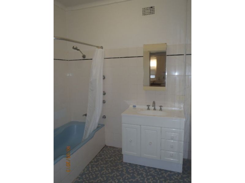 1/27 Mann Street, Gosford NSW 2250