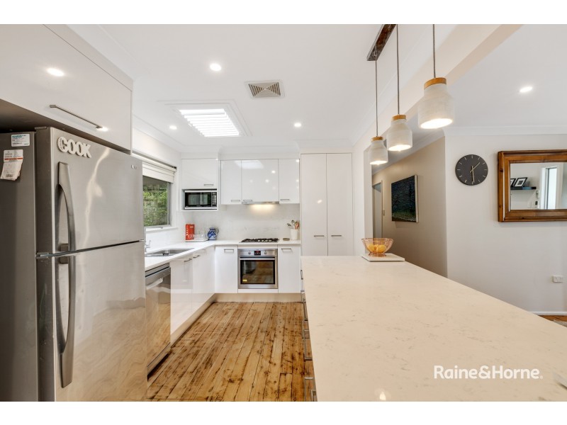 8 Marangani Avenue, North Gosford NSW 2250