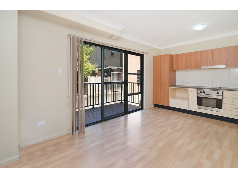 1/61 Beane Street, Gosford NSW 2250
