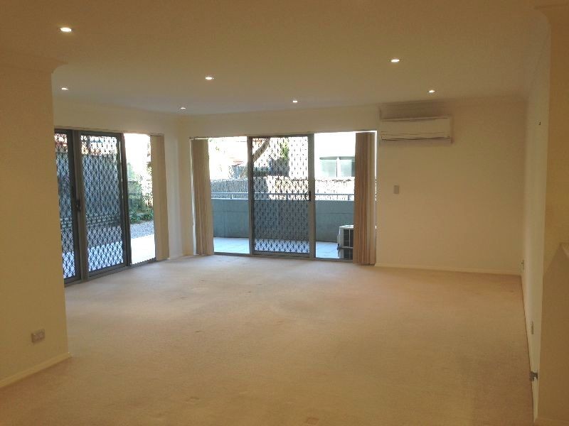 8/13-15 Moore Street, West Gosford NSW 2250