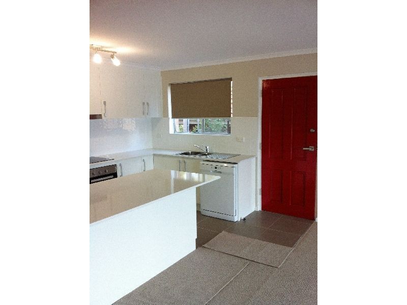 4/11 Lynn Avenue, Point Frederick NSW 2250