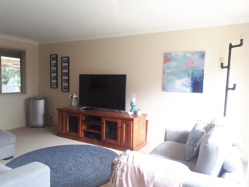 4 Crestview Street, Lisarow NSW 2250