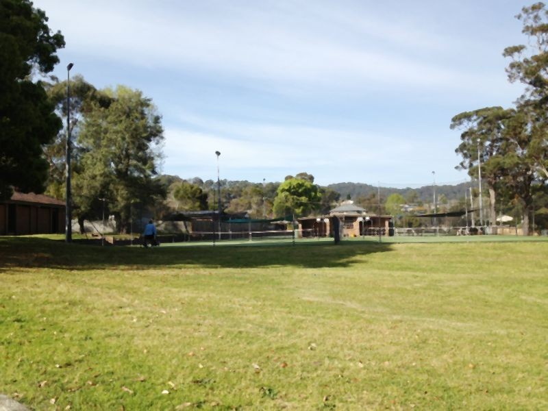 8/4 Kalawarra Road, Wyoming NSW 2250