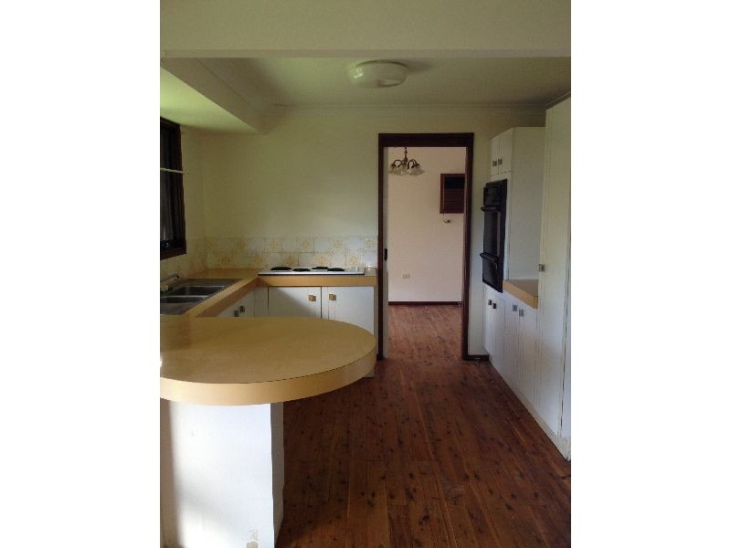 18 Larbonya Avenue, Wyoming NSW 2250