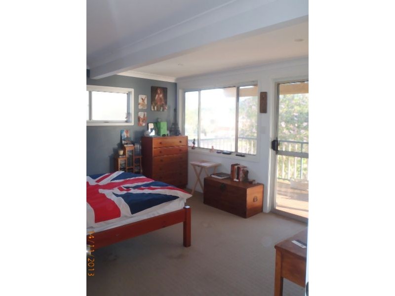 25 Black Swan Street, Berkeley Vale NSW 2261