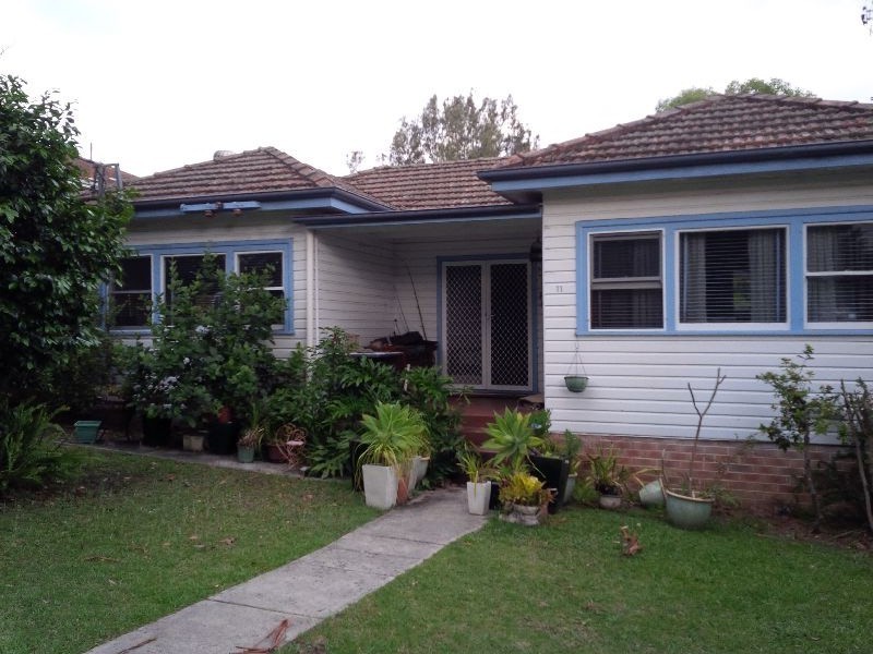 11 Frederick Street, Point Frederick NSW 2250