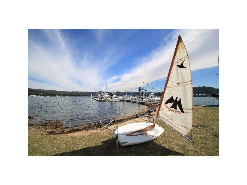 11 Frederick Street, Point Frederick NSW 2250