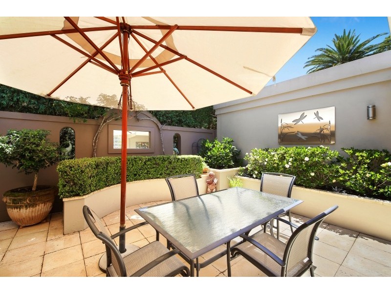 30 Albany Street, Point Frederick NSW 2250