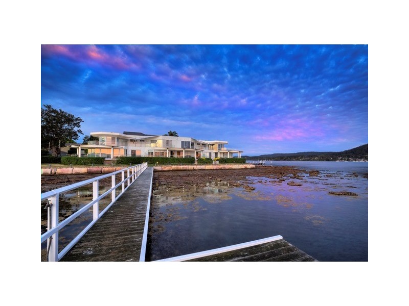 4/1-3 Caroline Street, East Gosford NSW 2250