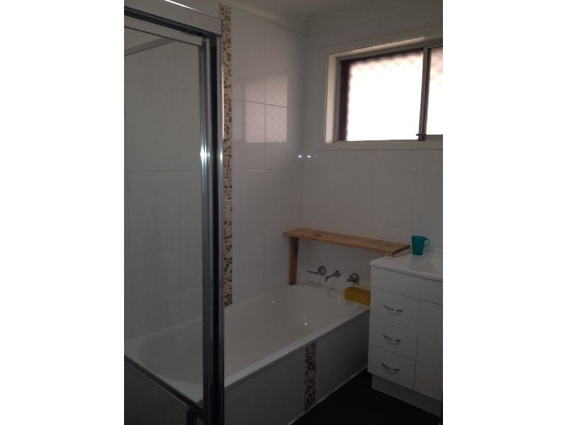 5 Beaumont Avenue, Wyoming NSW 2250