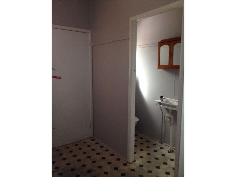 17 Orange Parade, Wyoming NSW 2250