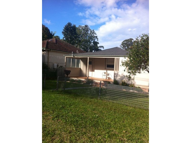 17 Spring Avenune, Springfield NSW 2250