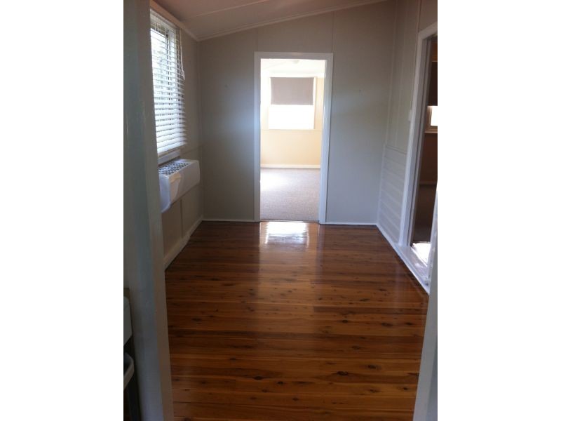 17 Spring Avenune, Springfield NSW 2250