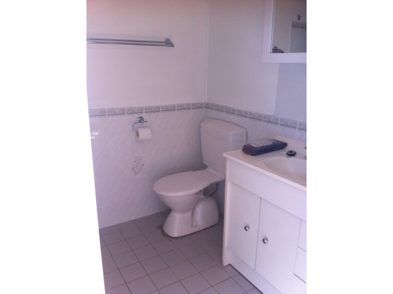 17 Spring Avenune, Springfield NSW 2250