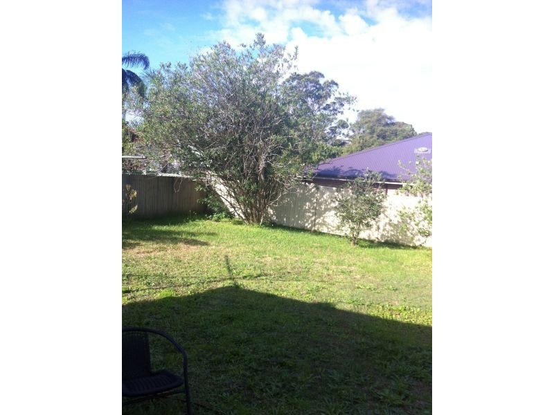 17 Spring Avenune, Springfield NSW 2250