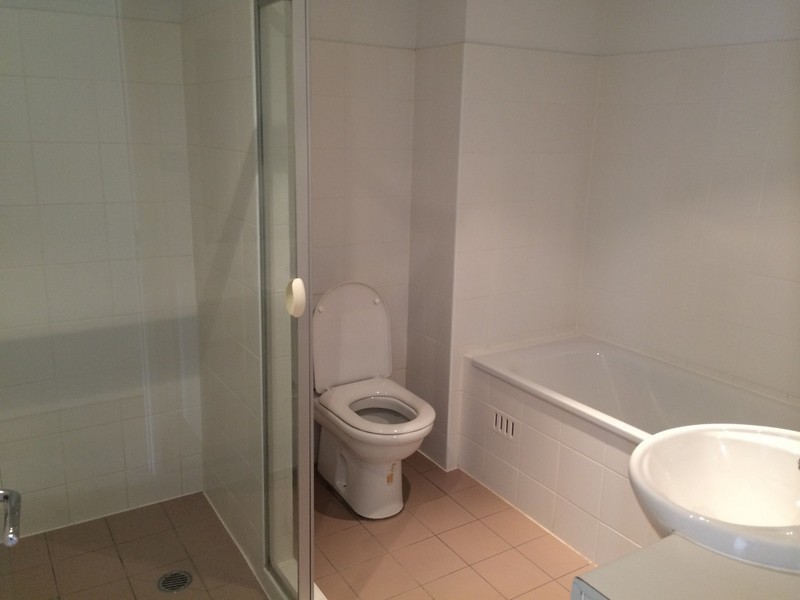 121/80 John Whiteway Drive, Gosford NSW 2250