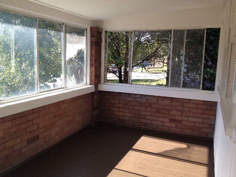 13 York Street, Point Frederick NSW 2250