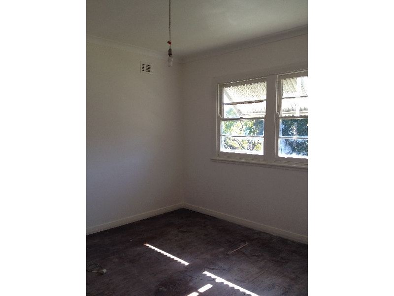 13 York Street, Point Frederick NSW 2250