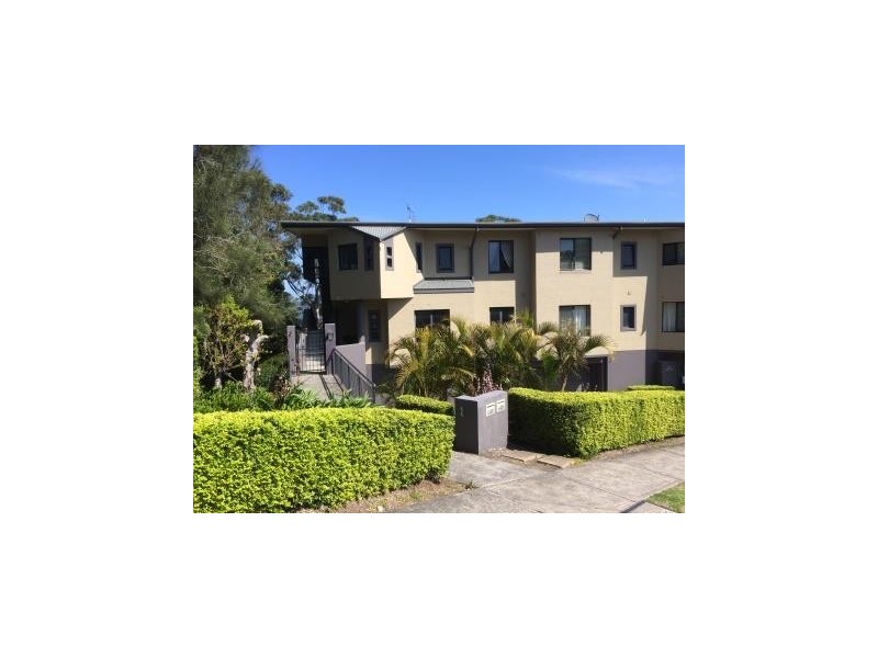 6/84 John Whiteway Drive, Gosford NSW 2250