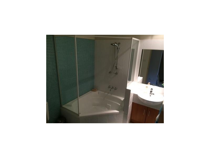 6/84 John Whiteway Drive, Gosford NSW 2250