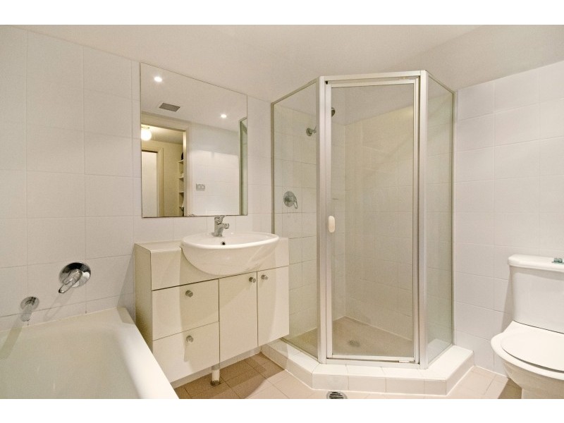 342/80 John Whiteway Drive, Gosford NSW 2250