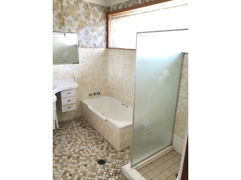 213 Gertrude Street, North Gosford NSW 2250